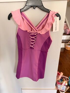 Crowned Athletics Golden Dreamer top